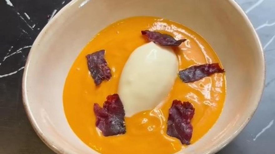 La versión de salmorejo de un chef de Madrid desata la polémica: “Esto lo sirves en Córdoba y no tienes dónde esconderte”