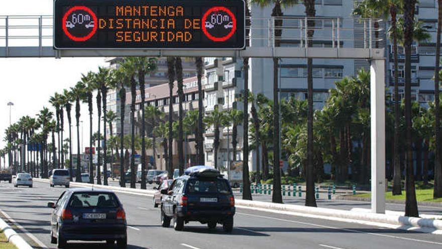 Zona de control de velocidad en la Avenida Marítima de la capital grancanaria.