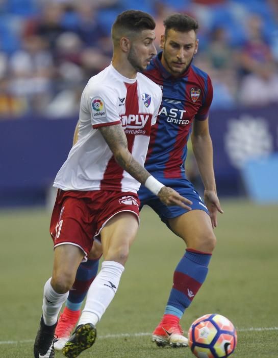 Levante - Huesca, en imágenes