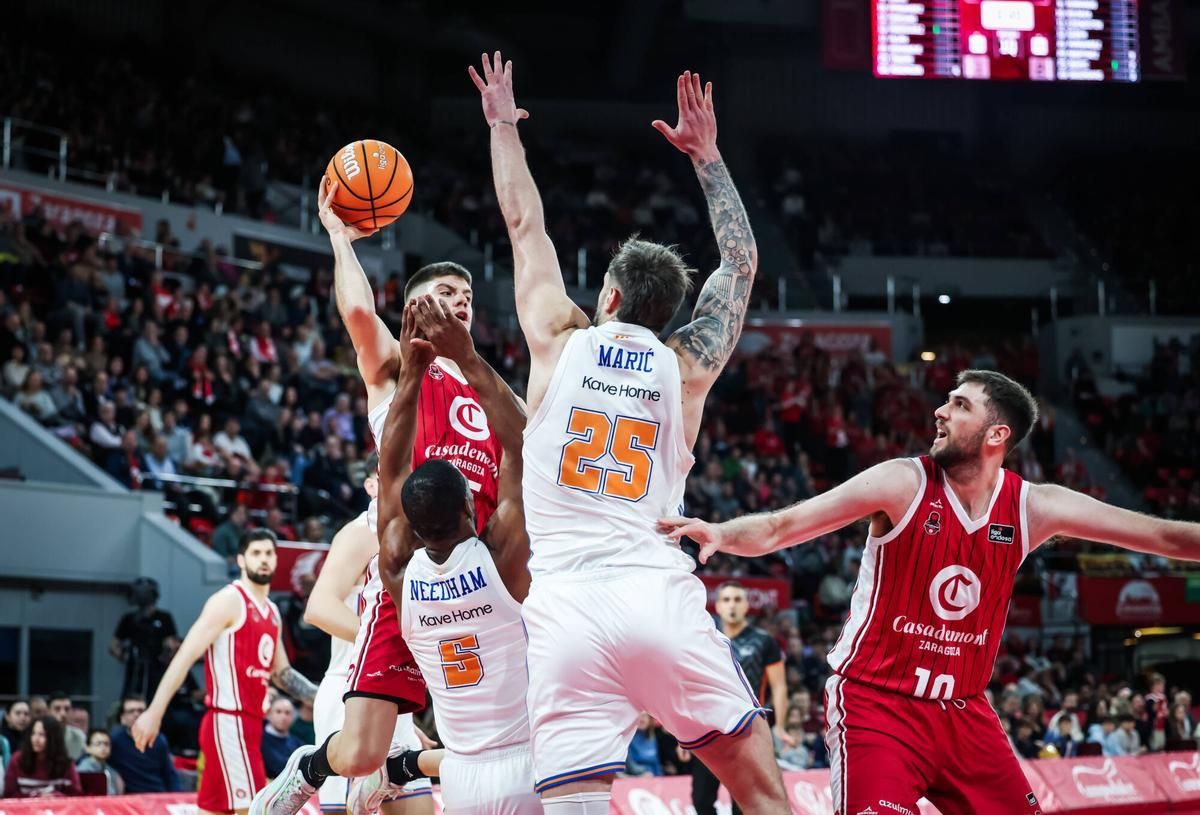 Casademont Saragossa - Bàsquet Girona, en imatges