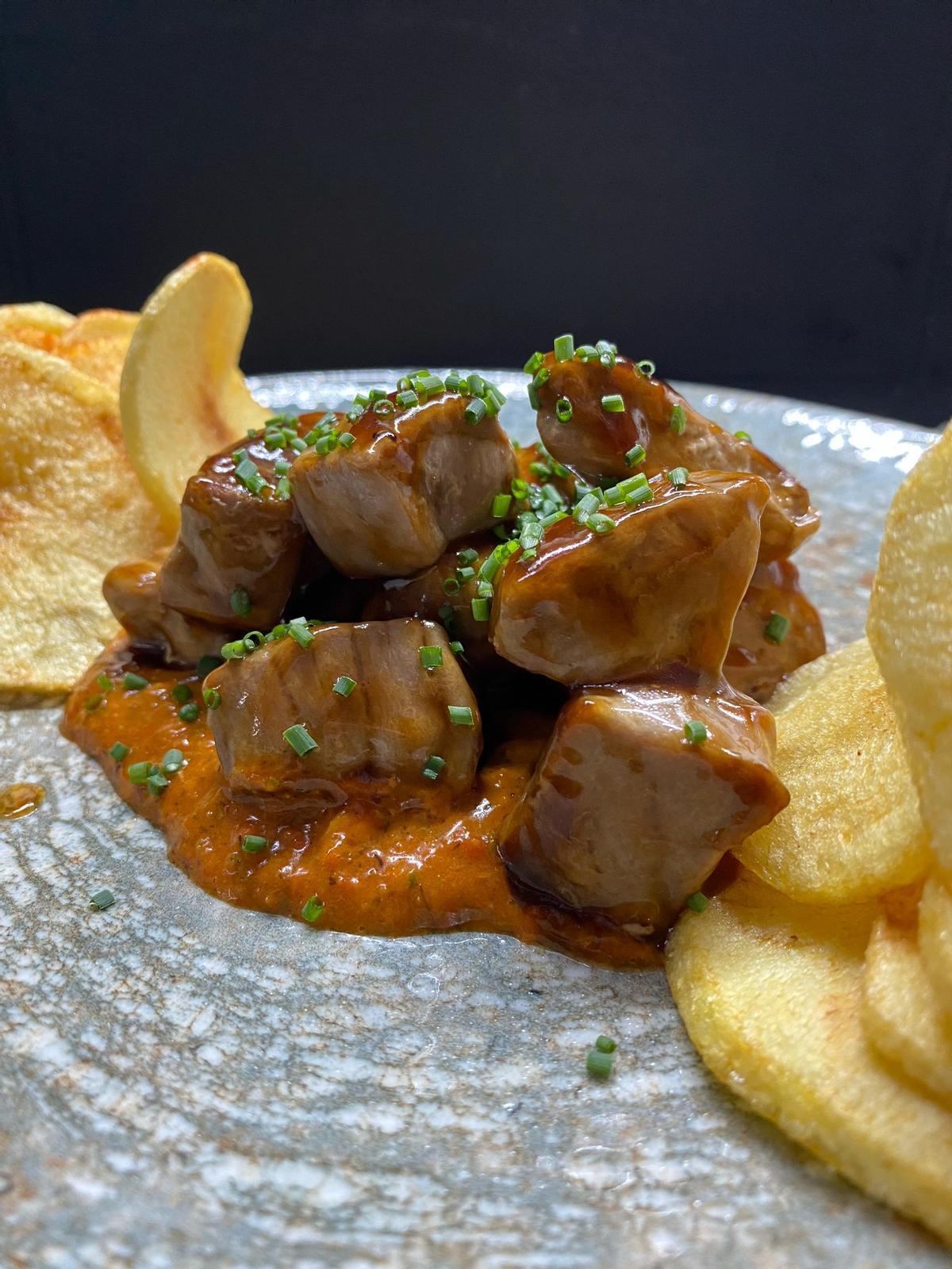 Atún con salsa de ostras.
