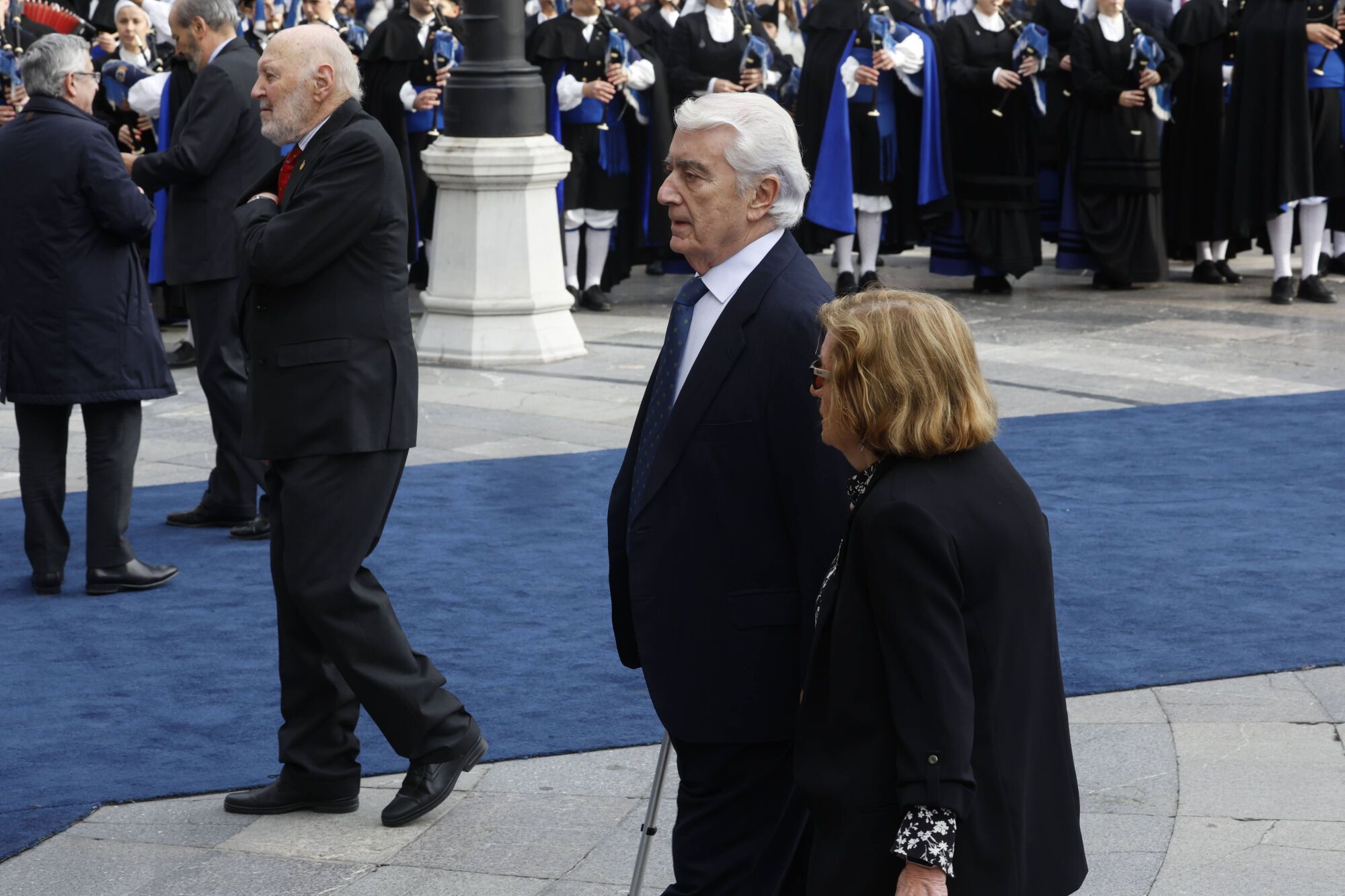 Así fue la llegada de los invitados a los premios "Princesa de Asturias" y su paso por la alfombra azul