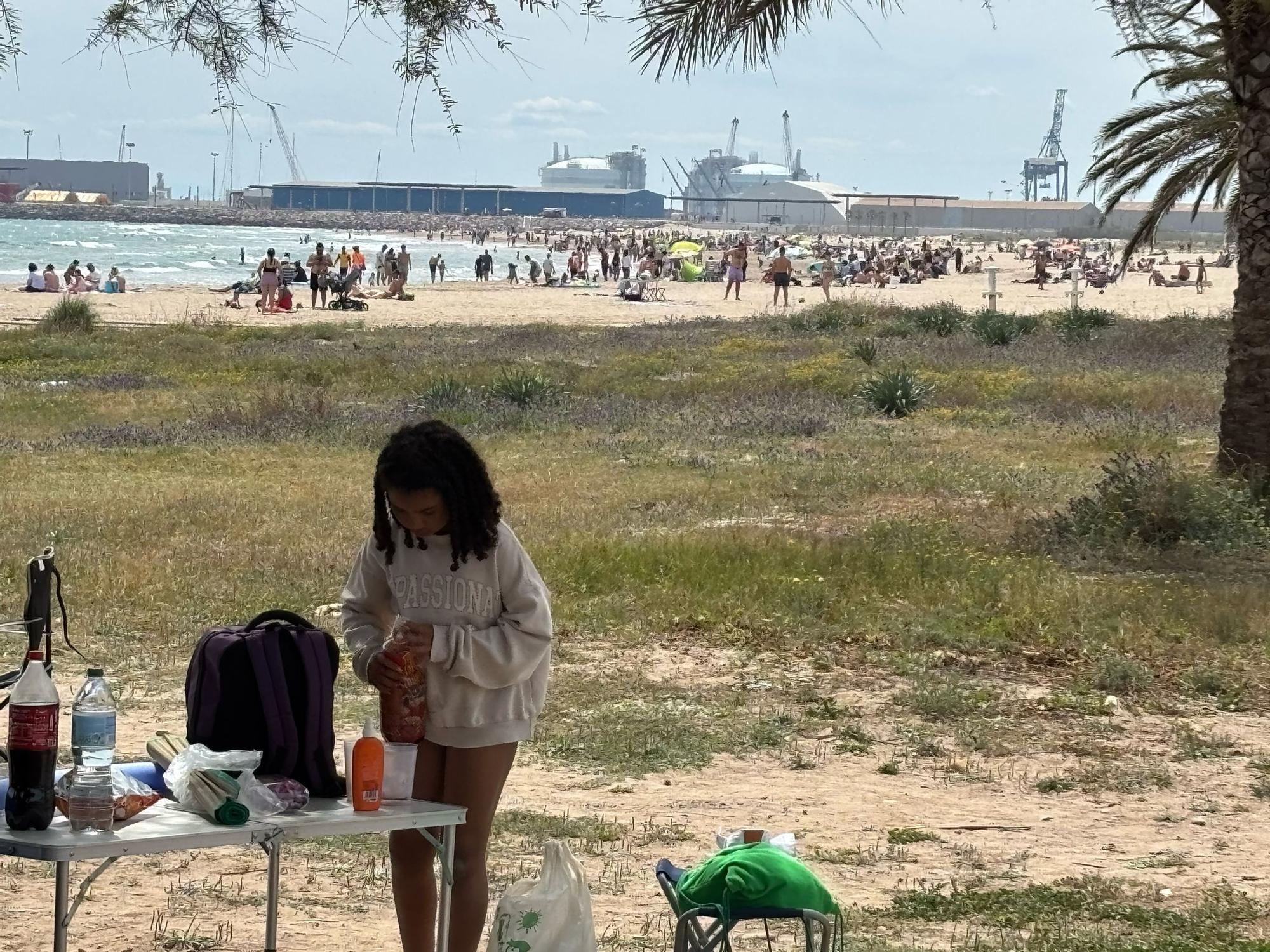 Las buenas temperaturas llenan la costa de Morvedre