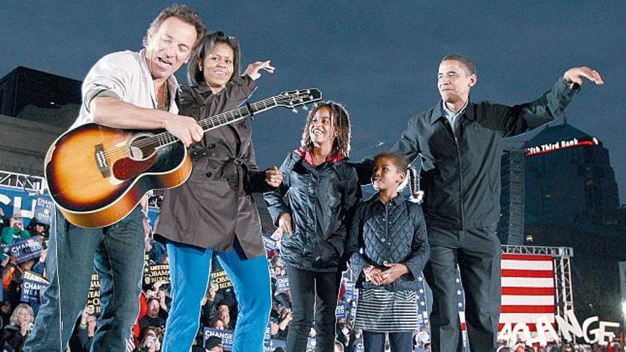 Bruce Springsteen actuó en apoyo de Obama, que se lo agradeció con su familia.