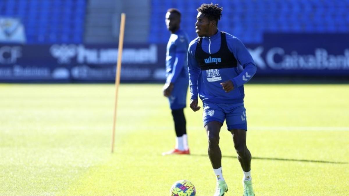 Lumor, en un entrenamiento con el Málaga