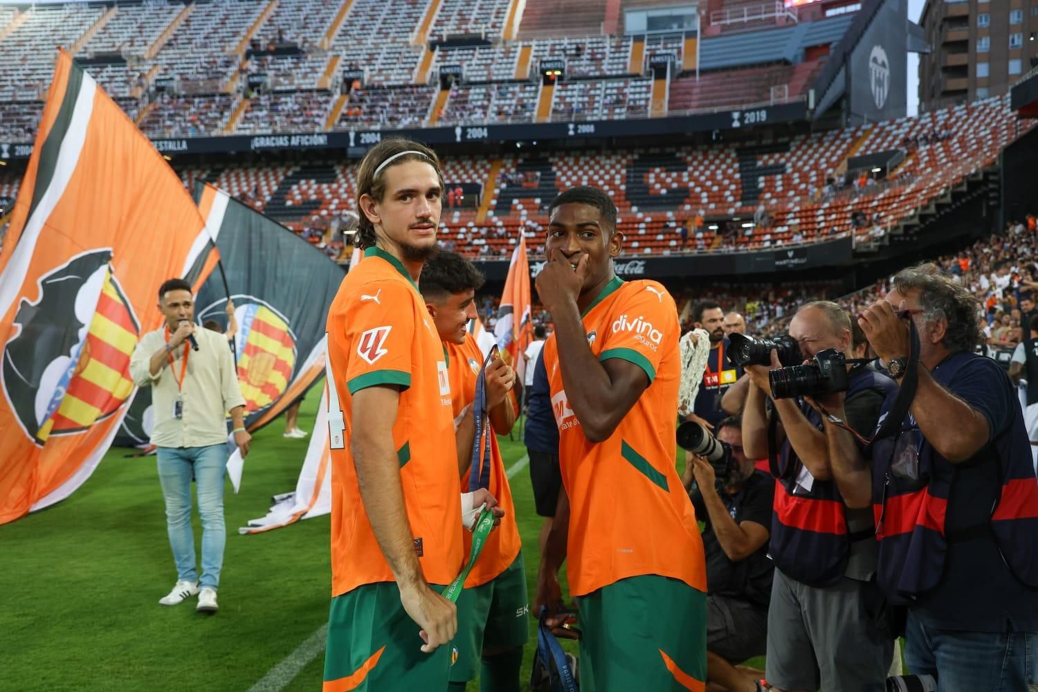 Las imágenes del Trofeu Taronja entre el Valencia CF y el Eintracht de Frankfurt