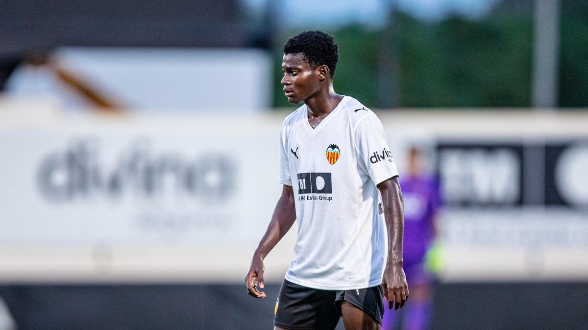 Leslie Okai, extremo izquierdo del Valencia ghanés-estadounidense