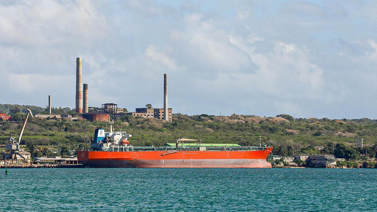TENSIÓN CARIBE | Un petrolero ruso con 100.000 toneladas de crudo llega a Cuba con el permiso de Trump