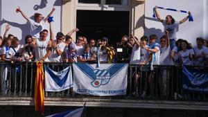 BARCELONA 04/05/2025 Deportes. Celebración por las calles de Gràcia del ascenso del CE Europa. FOTO de ZOWY VOETEN