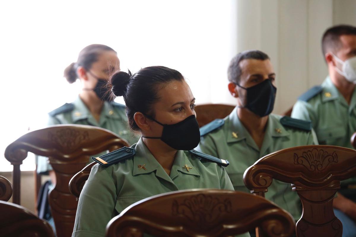 Entrega de diplomas en reconocimiento a la labor de las Fuerzas y ...