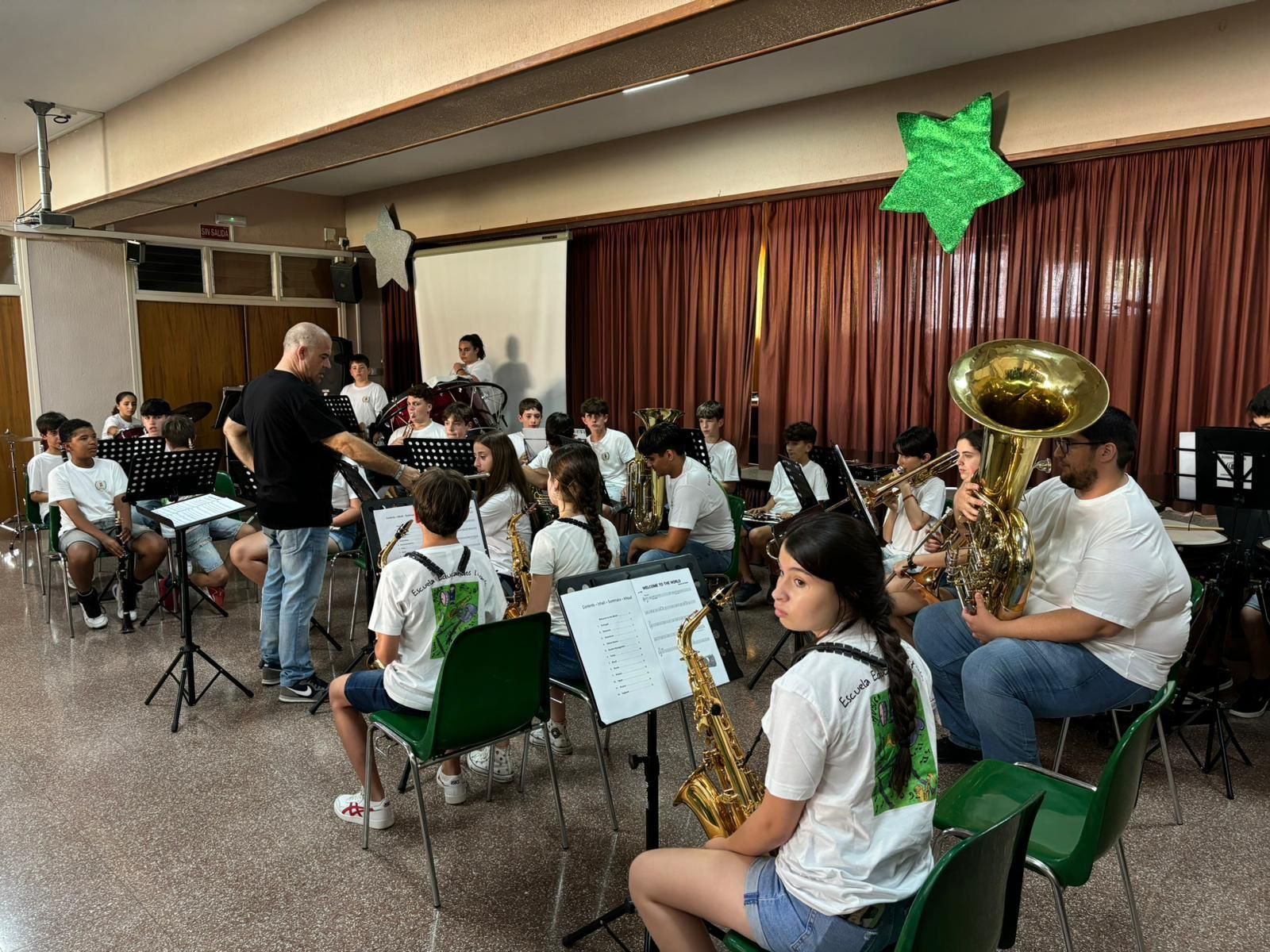 L'Avanç participa en una jornada de intercambio de bandas juveniles entre El Campello y Alicante