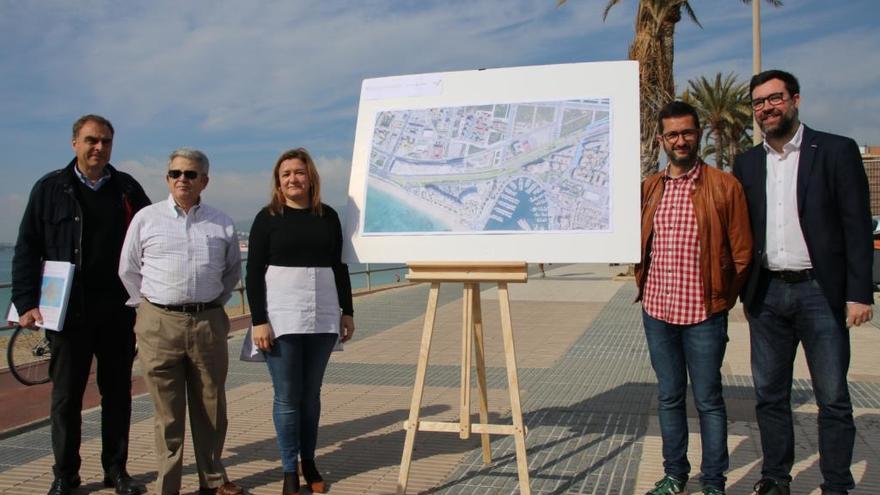 El alcalde Antoni Noguera;  el regidor de Movilidad, Joan Ferrer; la consellera insular de Territorio, Mercedes Garrido, y Joan Cifre, director insular de Infraestructuras y Movilidad; y Miguel Ãngel Sagrera, coordinador insular de Carreteras.