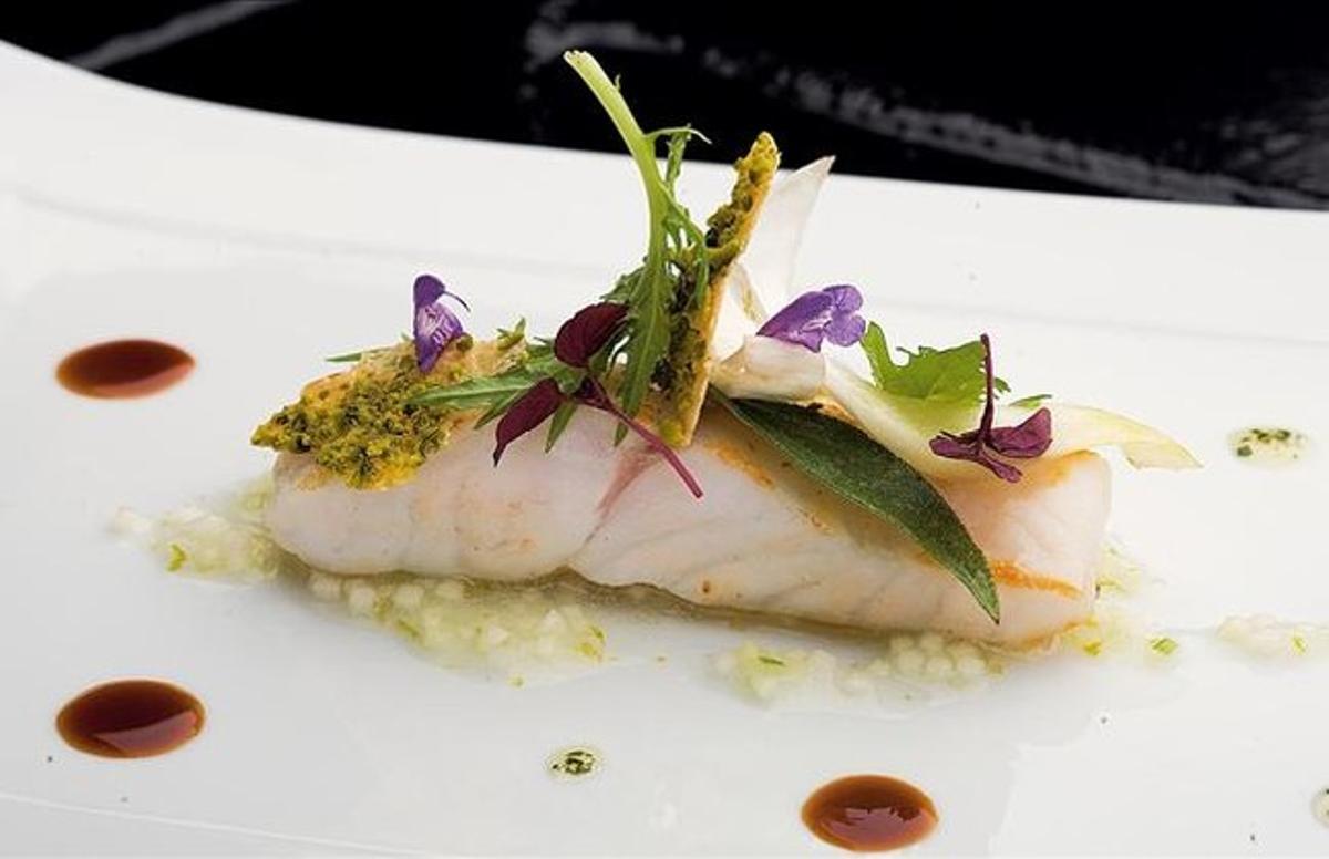 Turbot sobre salsa cítrica. Turbot sobre salsa cítrica.