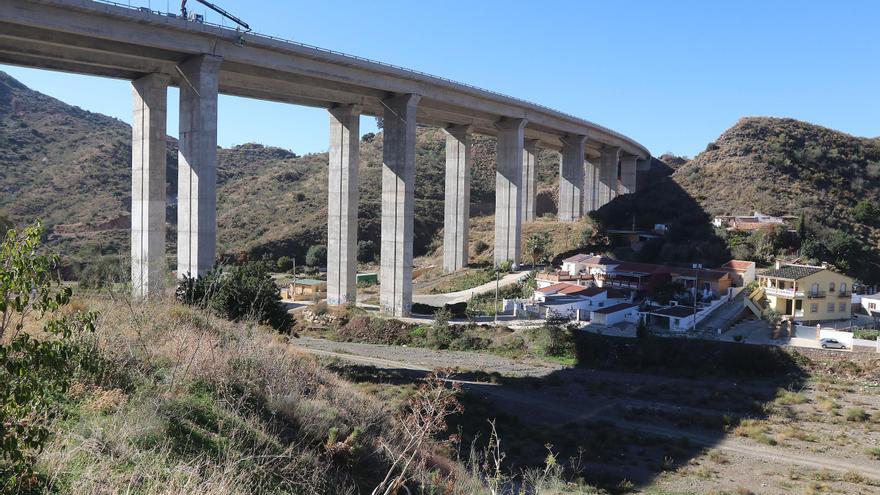 Fallece en Málaga tras caer por un puente de la A-7 durante una persecución