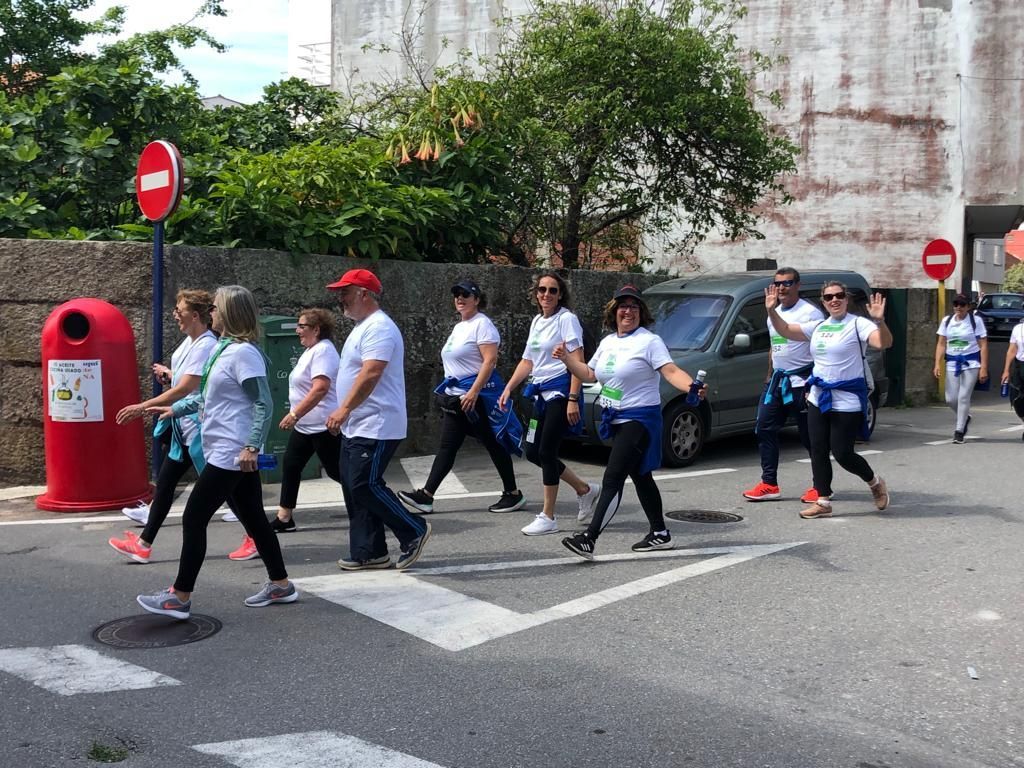 Participantes en la carrera contra el cáncer desarrollada en O Grove.