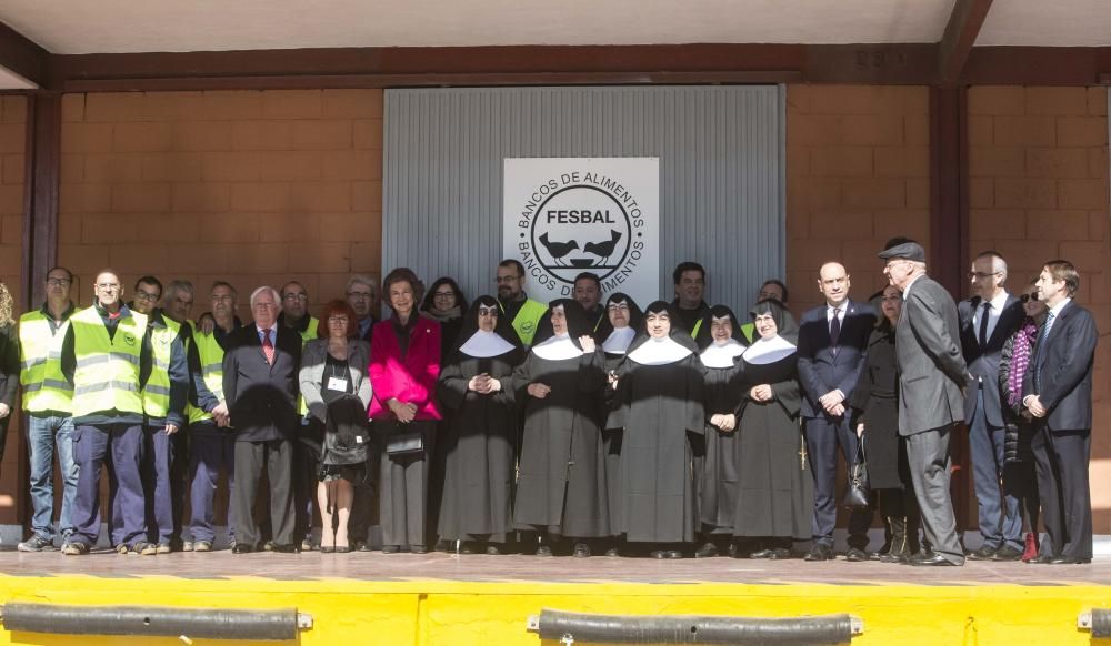 La Reina Sofía visita el Banco de Alimentos de Alicante