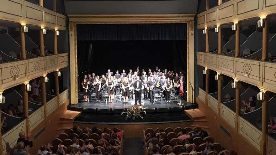 La banda de música de Zamora honra a López Cobos