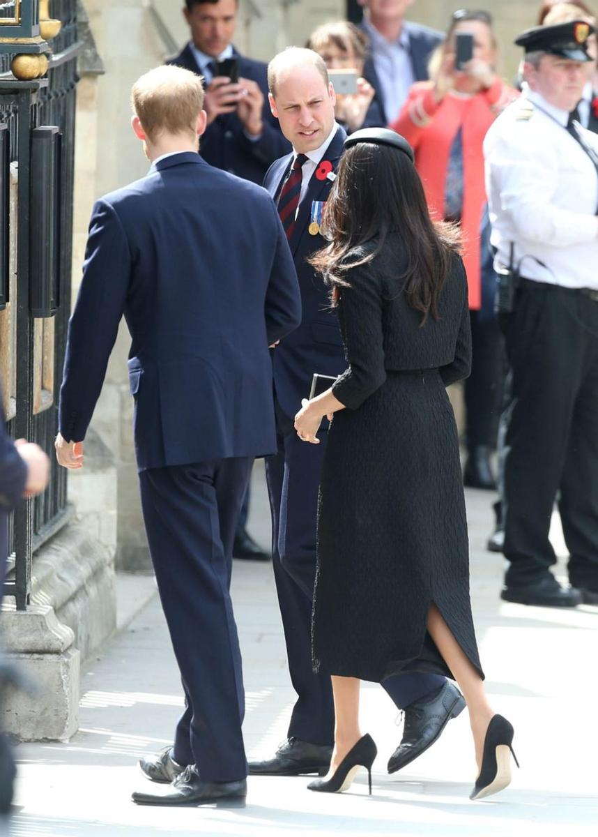 El look de Meghan Markle con casquete por detrás