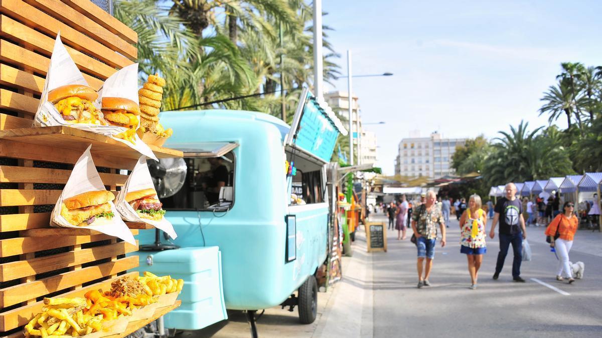 Una edición anterior del Elx Street Food Market que vuelve este viernes 26 de mayo a Elche