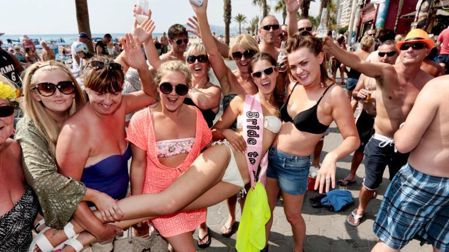 Una despedida de soltera en Benidorm / INFORMACIÓN