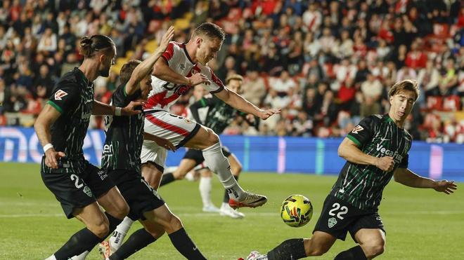 El Elche está bajo mínimos