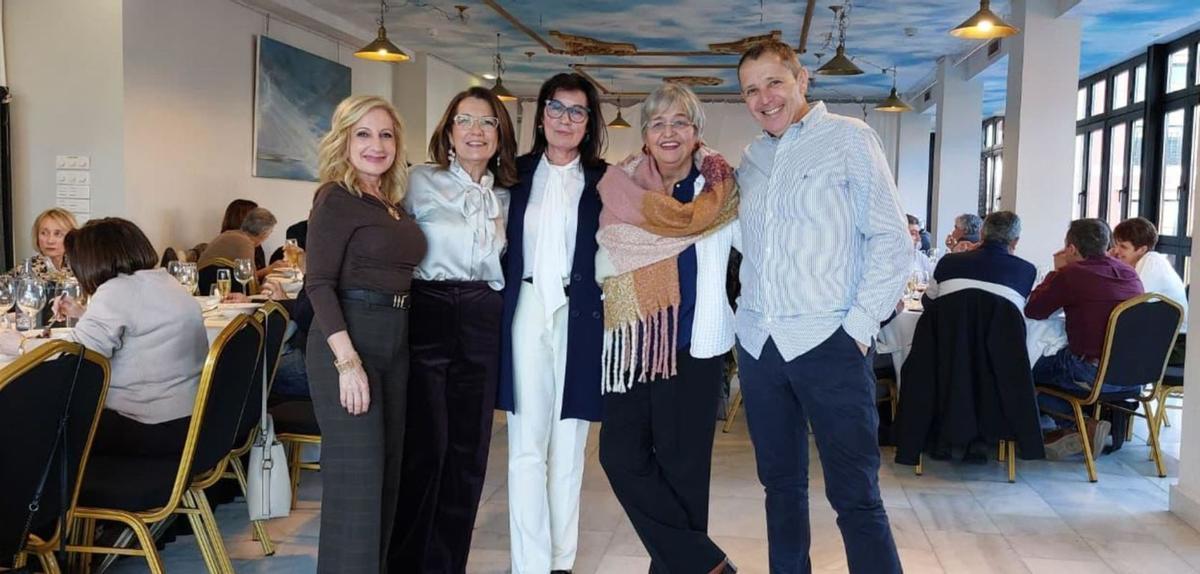 Homenaje a profesores jubilados del Carreño |