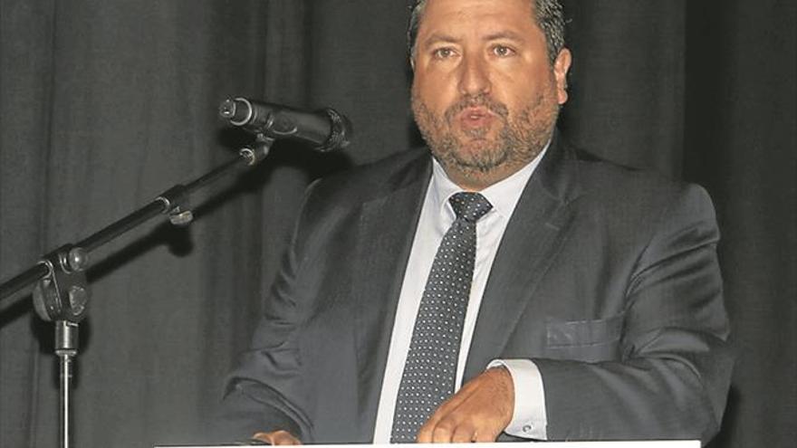 Moliner pone de «aliada» del puerto a la Diputación