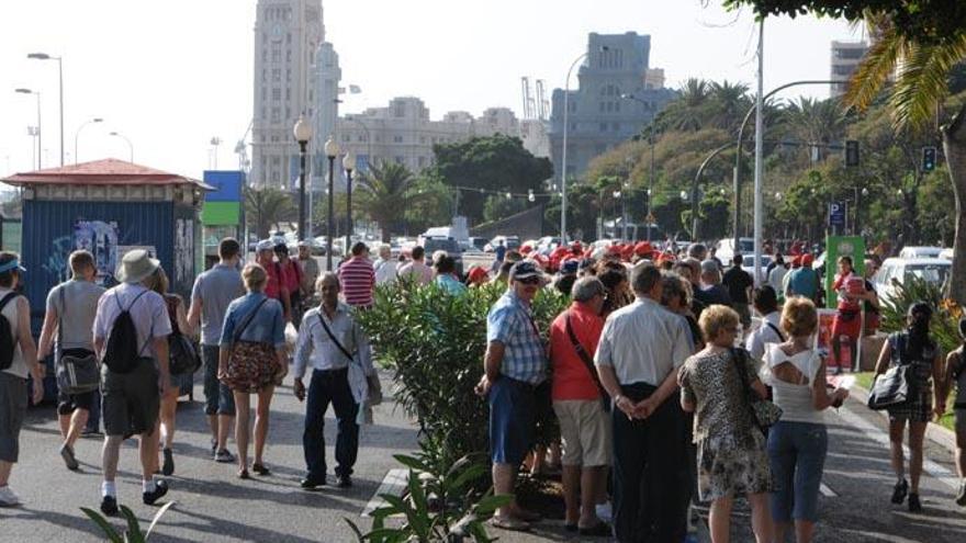 Turistas en Santa Cruz de Tenerife.