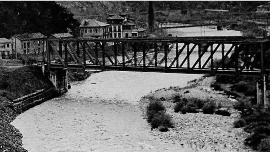 El puente Los Gallegos, un siglo en Sotrondio