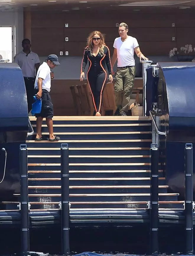 Mariah Carey, de lo más tapada para darse un chapuzón