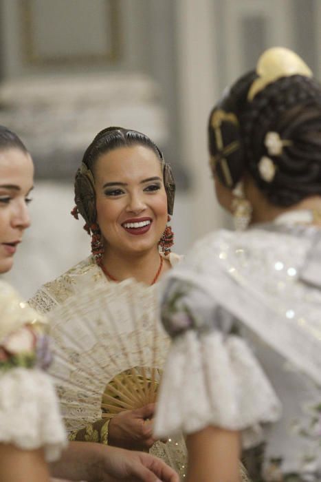 Las cortes de honor ensayan la proclamación de las falleras mayores