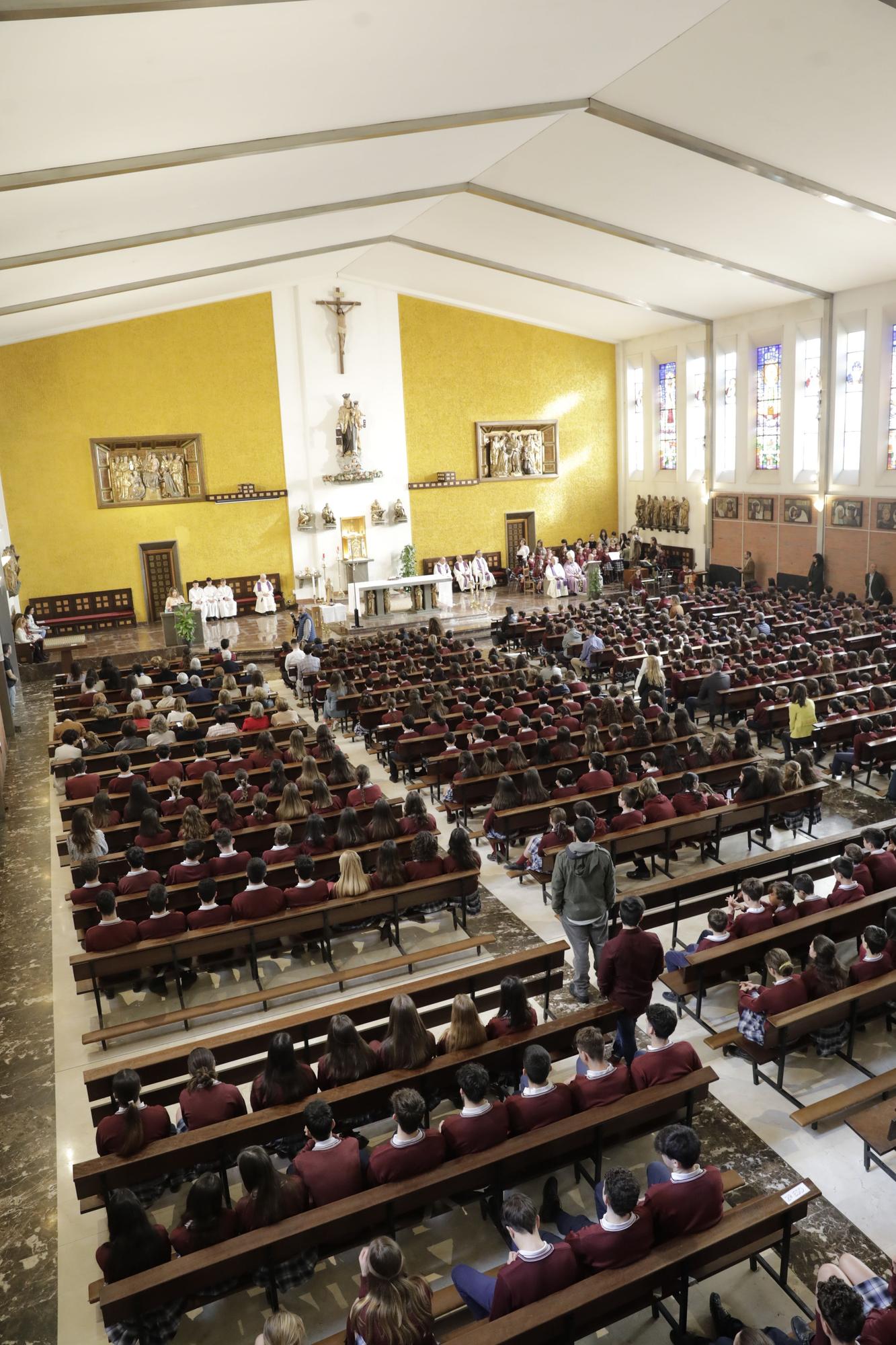 Misa por el centenario del colegio de las Dominicas