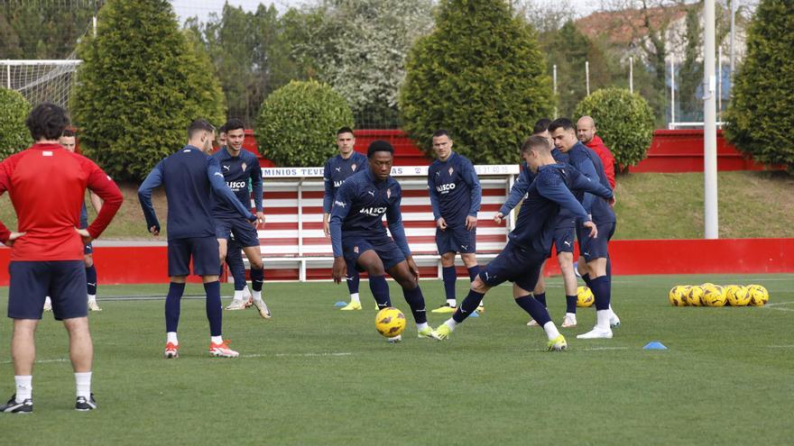 EN DIRECTO: El Sporting, con la novedad de Pablo García, se enfrenta al Elche buscando seguir en la pela