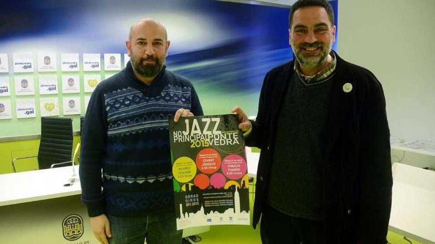 Luis Carballo, del Seminario Permanente de Jazz, y el concejal Demetrio Gómez. // Rafa Vázquez