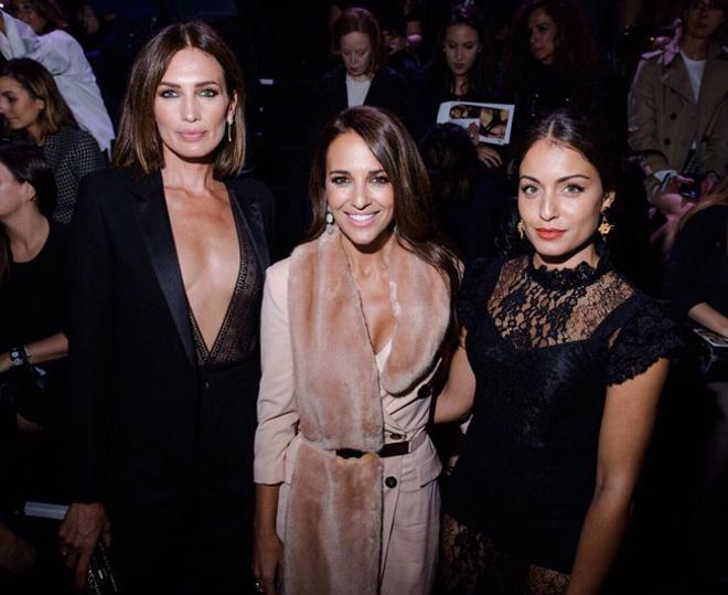Nieves Álvarez, Paula Echevarría e Hiba Abouk en el desfile de Etam en París