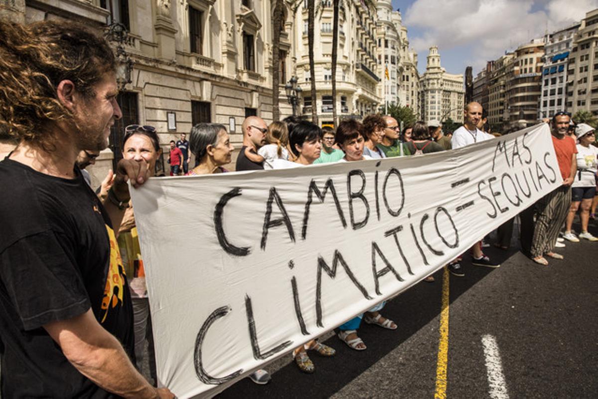 València també ha sortit al carrer pel clima del planeta.