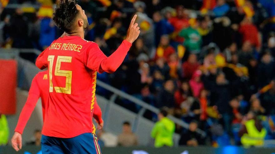 Brais Méndez celebra su primer gol con la Selección // Ángel Medina