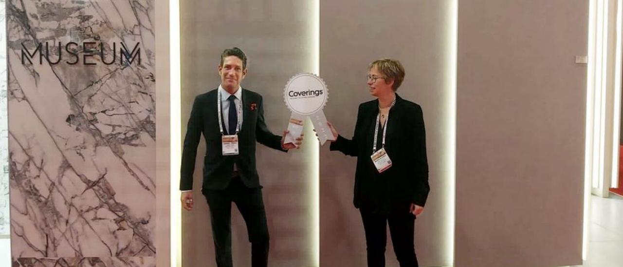 Peronda recogió su premio al mejor estand de Coverings . | LEVANTE-EMV