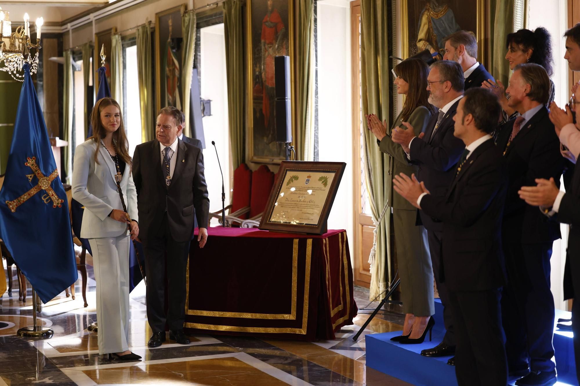 La princesa Leonor recibe la Medalla de Asturias y es nombrada Alcaldesa Honoraria de Oviedo