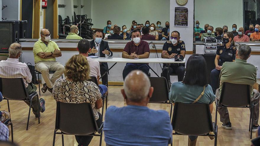 La Policía Rural de Elche patrullará con 12 agentes y coches de alquiler a partir de mañana