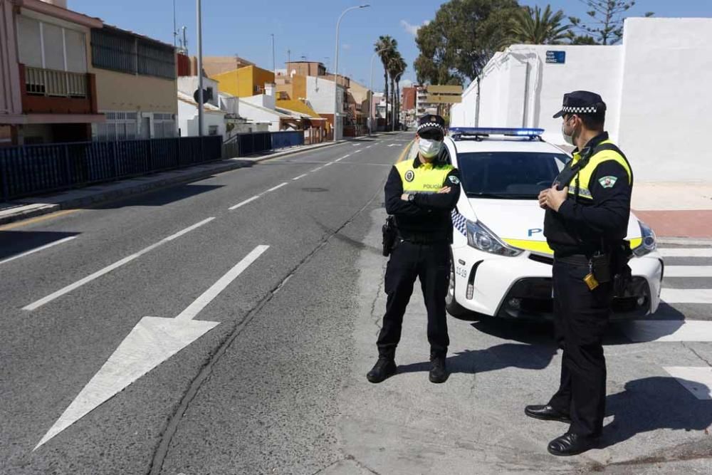 Controles de tráfico de la Policía Local en El Palo.