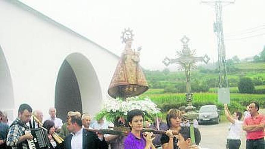 La Virgen de Covadonga, también  en San Tirso de Abres