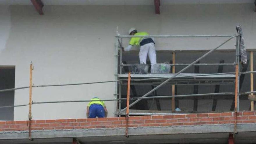 Obras de la casa da cultura de O Esteiro, en Vilanova. // Noé Parga