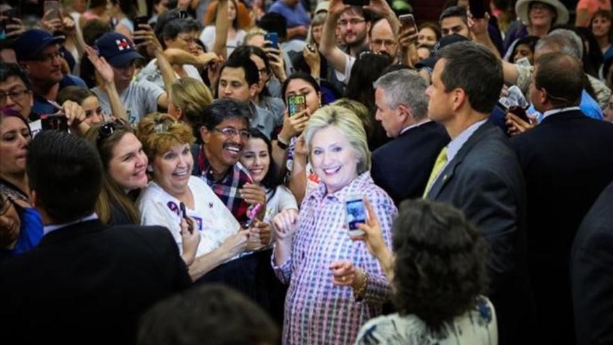 Clinton se impone en Puerto Rico y se acerca a la candidatura demócrata