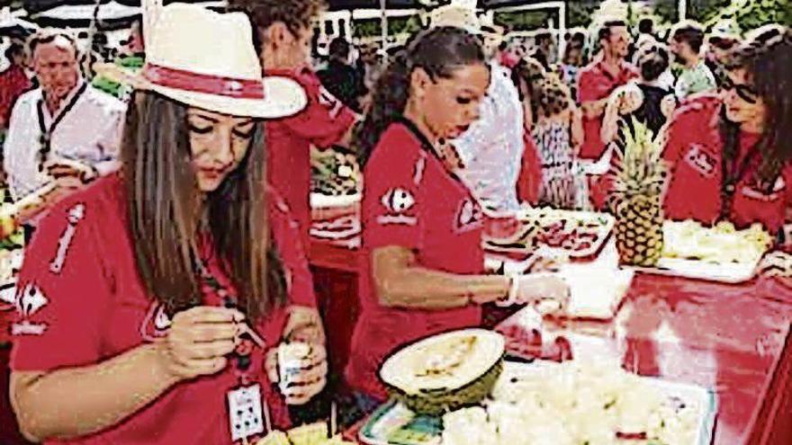 Voluntarios durante las actividades del año pasado. // FdV