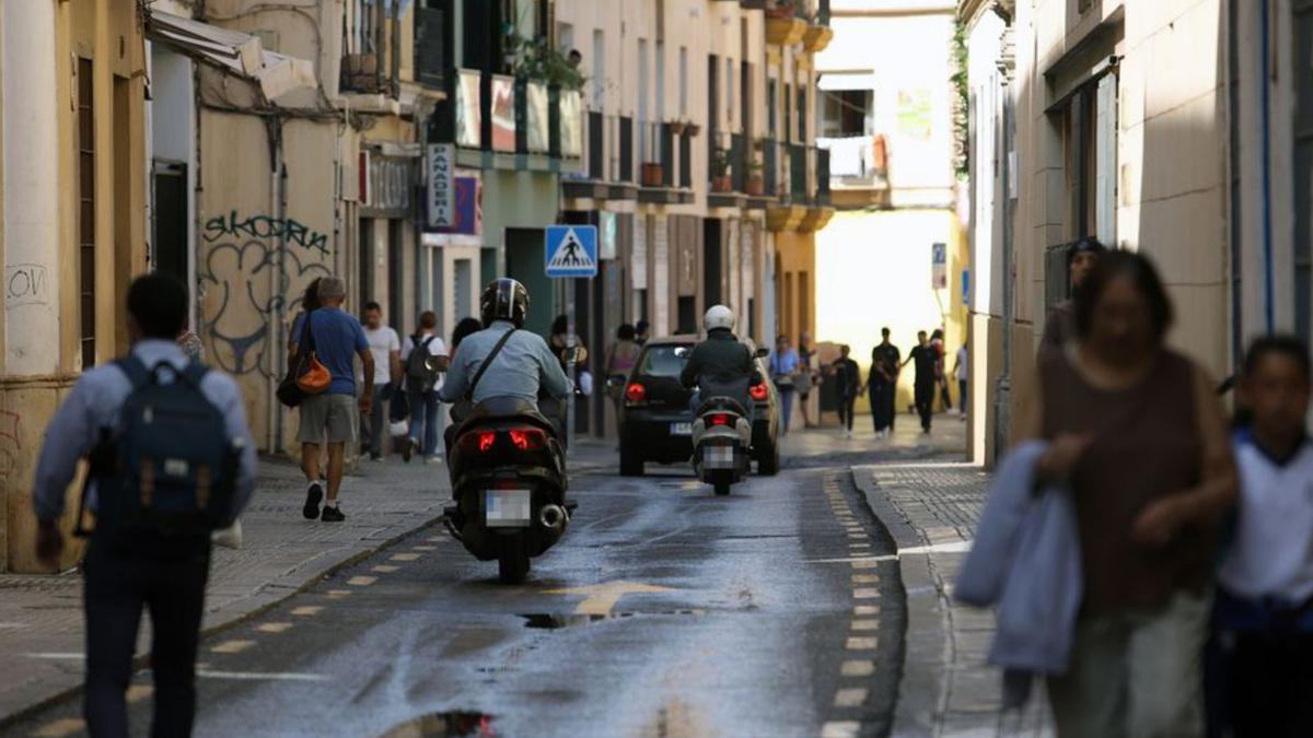 Cambio de sentido del tráfico en la calle Ollerías.