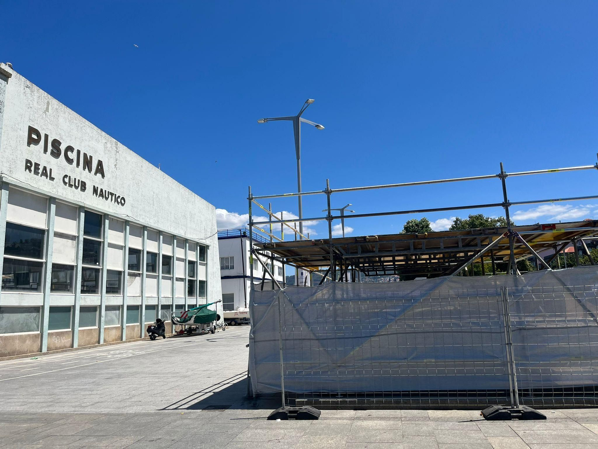 Arranca el montaje de las estructuras de O Marisquiño