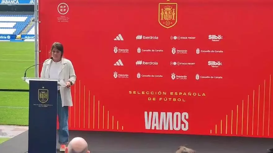 Michelle Clemente da la bienvenida a la selección femenina para el España-Bélgica