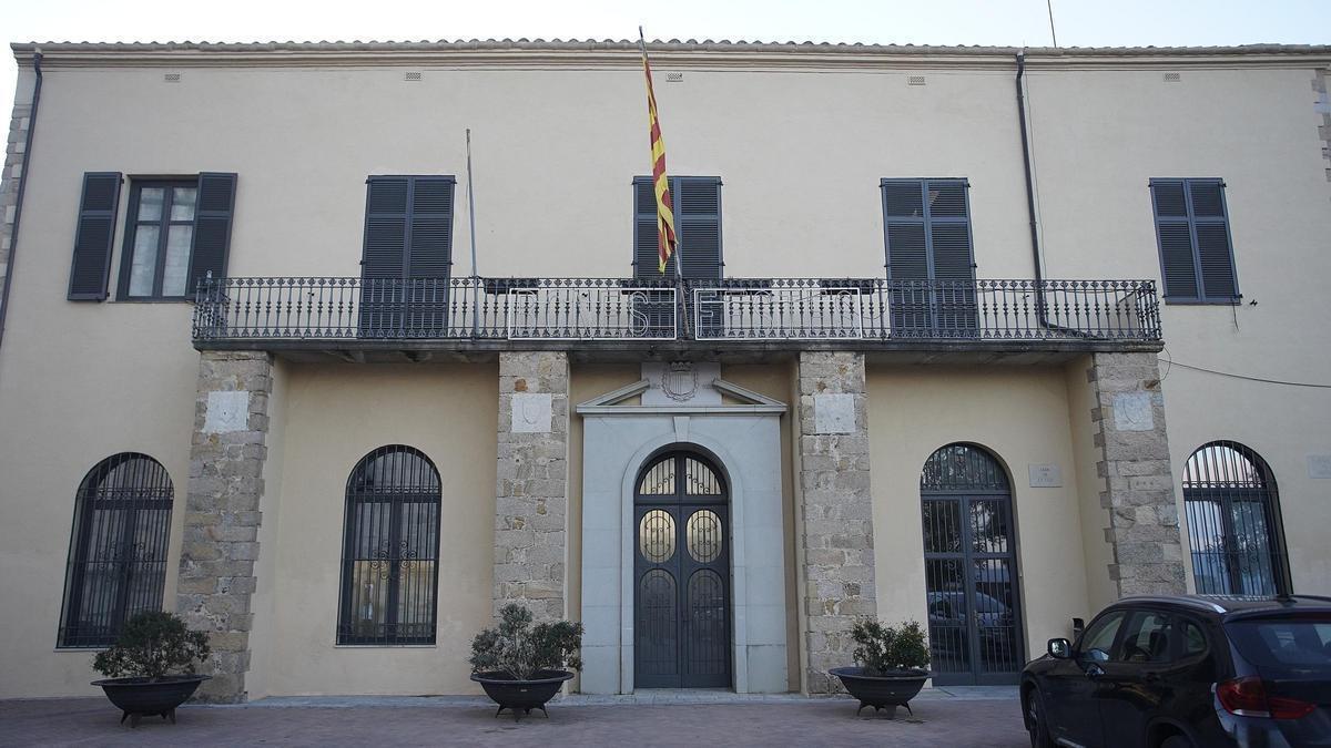 La façana de l'Ajuntament de Llagostera, en una imatge d'arxiu.