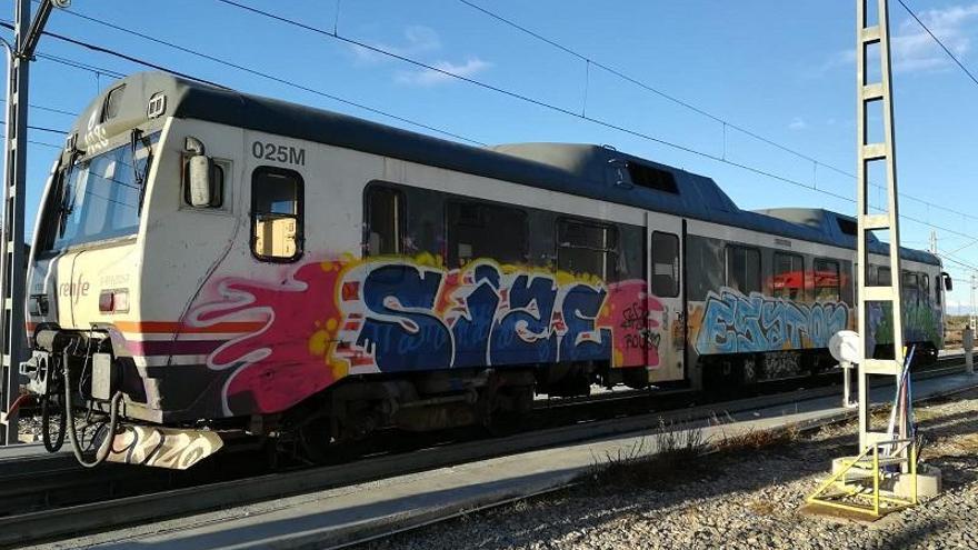 Renfe firma el grafiti de la paz